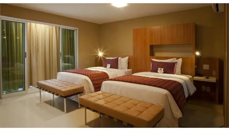Jade Hotel