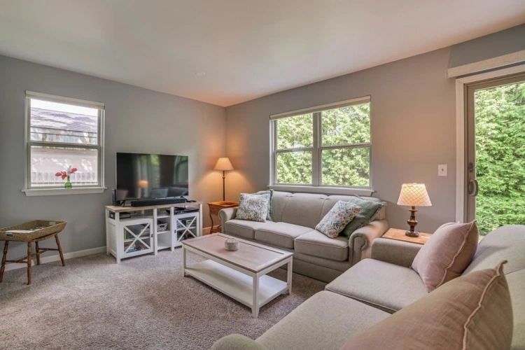 3 Bedrooms Apartment