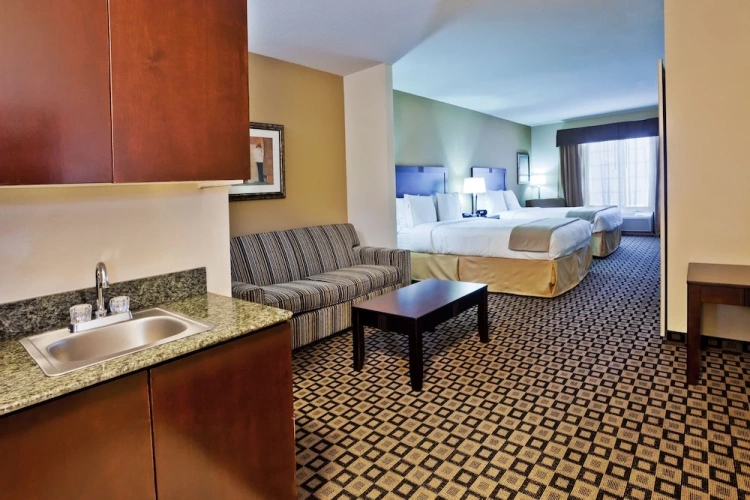 Quadruple Suite