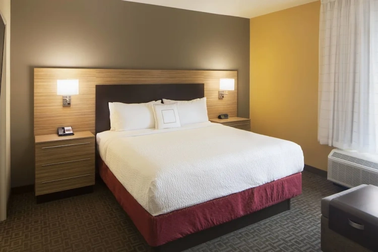 1 Bedroom Suite