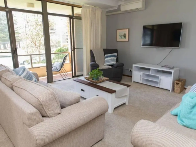 3 Bedrooms Apartment