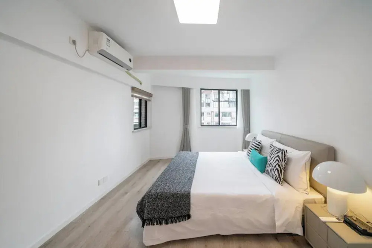 Tyms  2BR APT Hongqiao Paris Classic