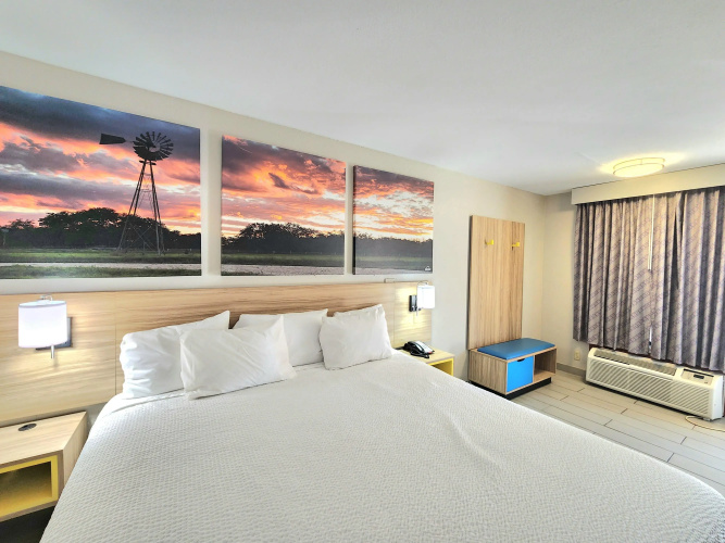Days Inn by Wyndham McAllen