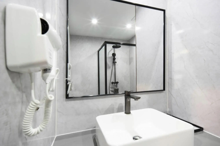 Ayile Holiday Hotel