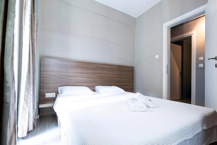 Delmare MQUEEN Apartment
