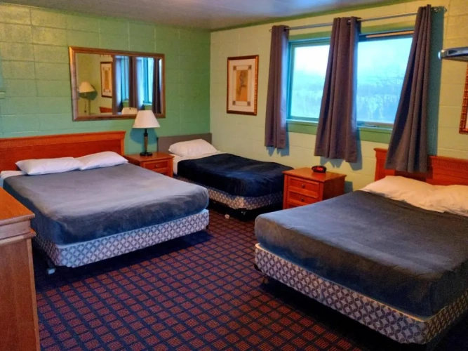 Standard Triple room
