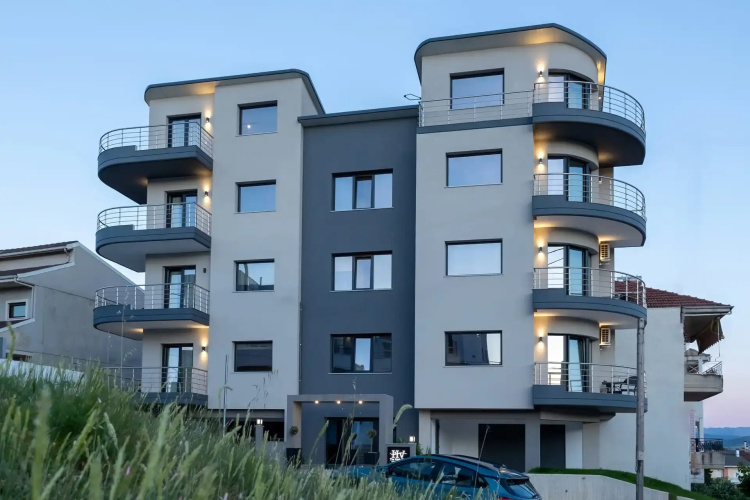 The High View Luxury Suites and Apartments