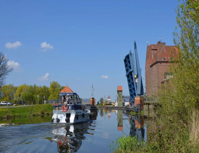 Hausboot auf der Peene, Demmin