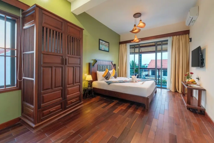 Deluxe Double room with balcony and with city view