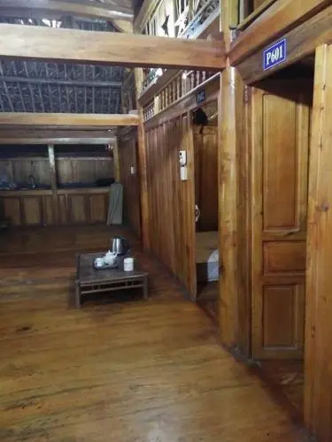Quyets Jungle House