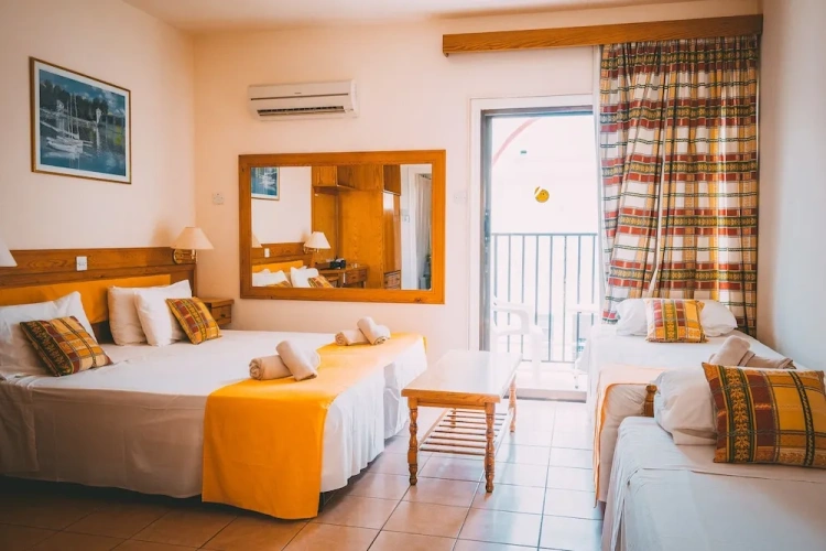 Standard Quadruple room with balcony