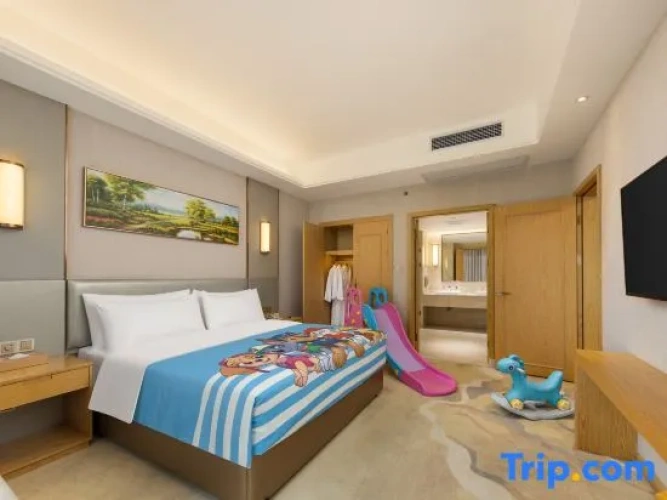 1 Bedroom Double Family Suite with balcony
