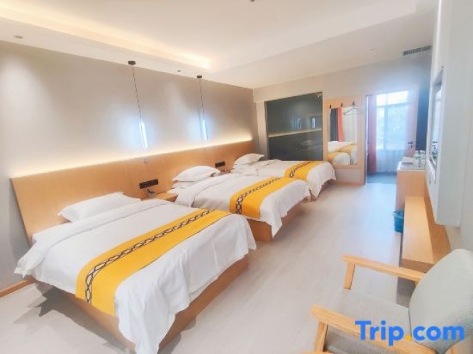 Deluxe Triple room