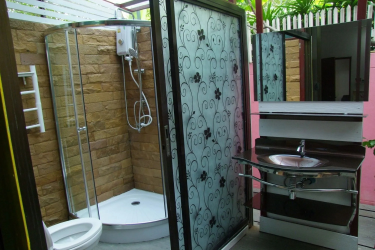 Naifun BB House