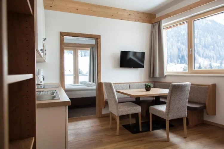 2 Bedrooms Apartment