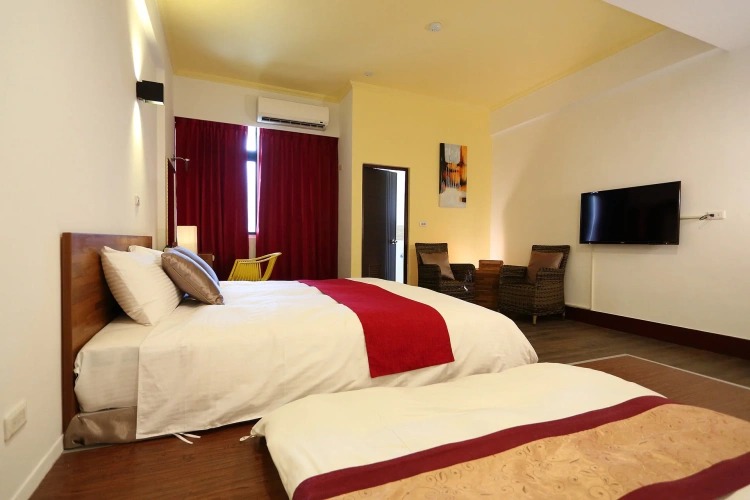 Quadruple Family Suite