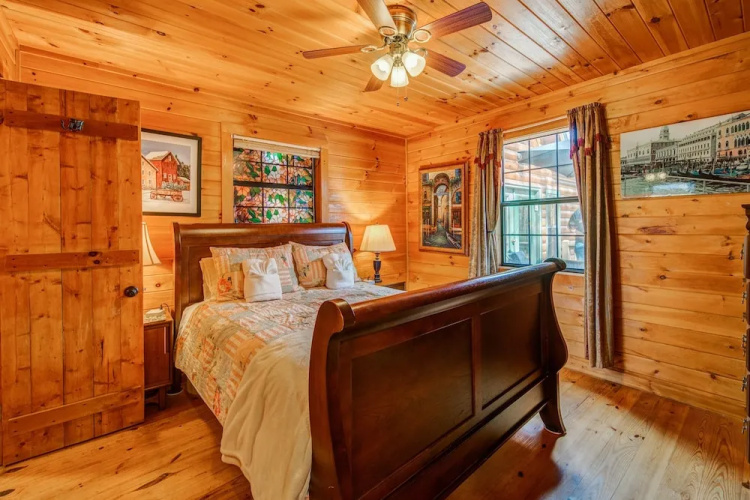 Blueridge Bunk House Wrap-around Deck!
