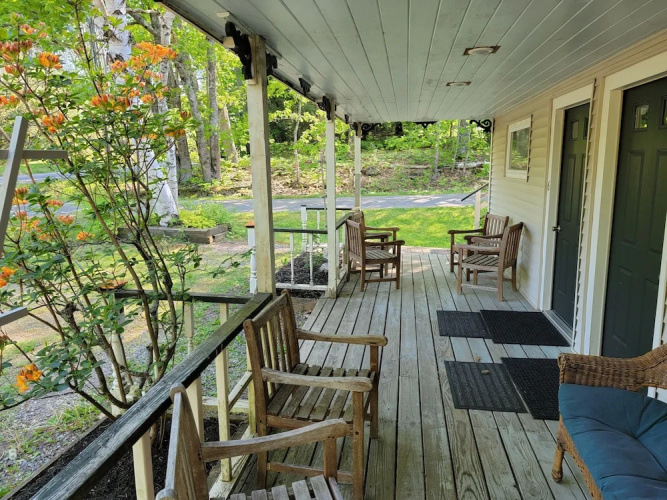Hawks House Inn