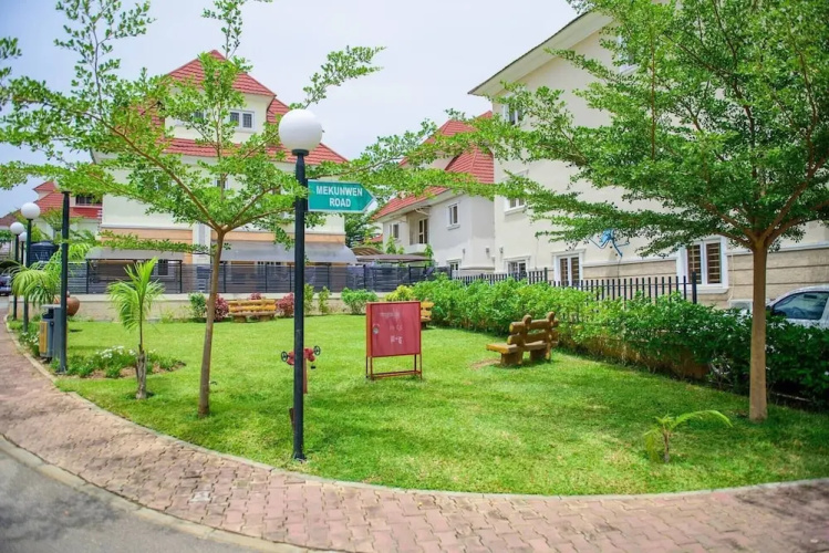 Lovely One-bed Apartment Located in Abuja