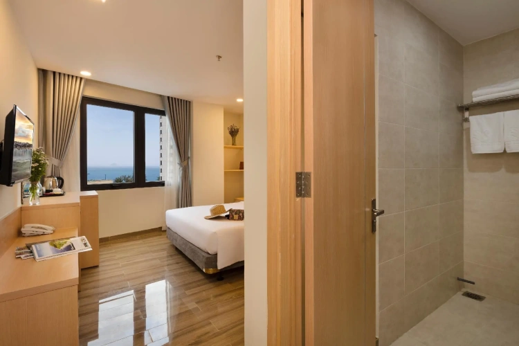 Superior Double room with city view