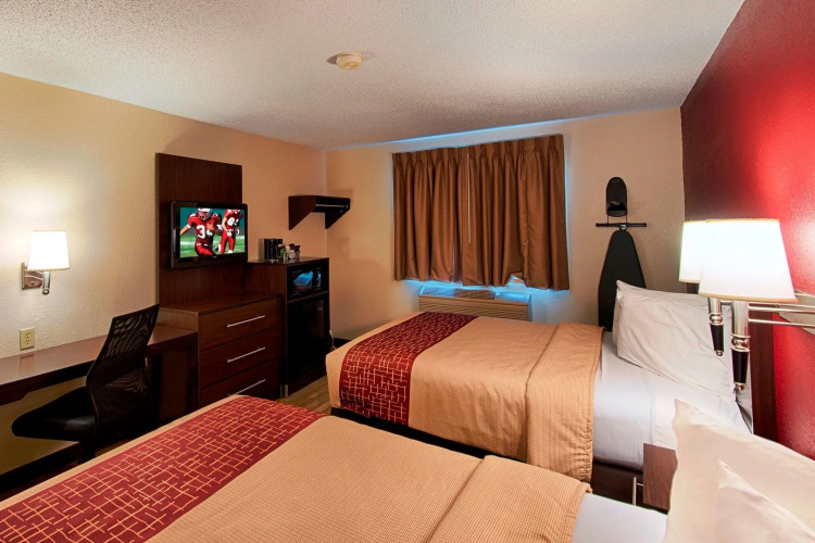 Red Roof Inn PLUS+ & Suites Malone