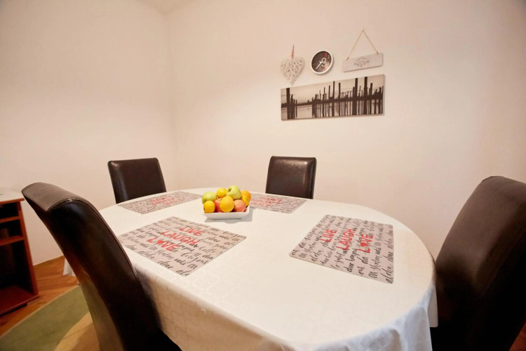 Central Tuzla apt - free parking