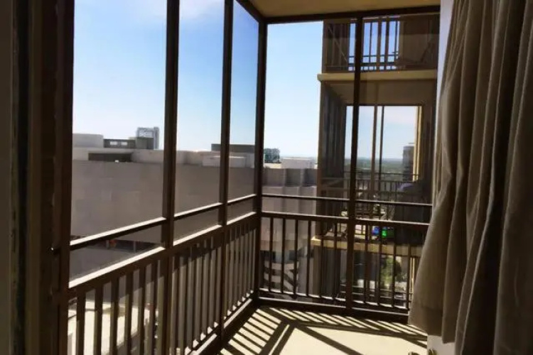 Downtown 1 Bedroom Apt 20L