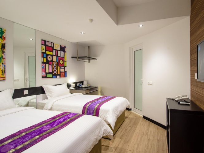Standard Triple room