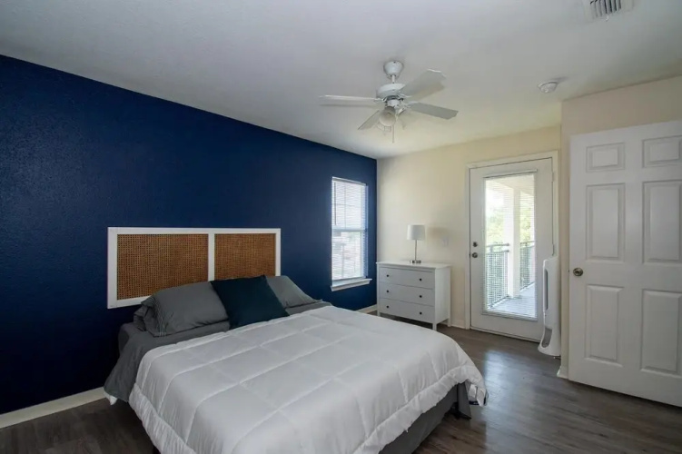 Delightful, Refurbished Apt! Everything you need!