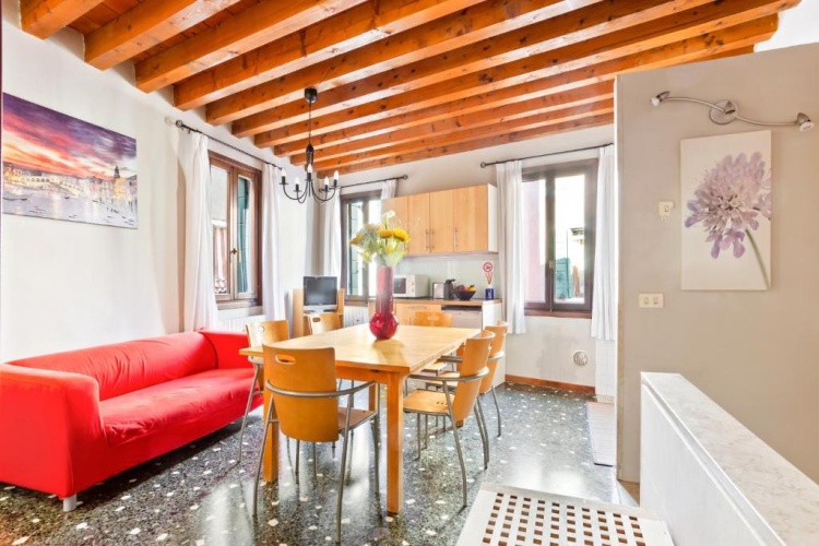3 Bedrooms Apartment