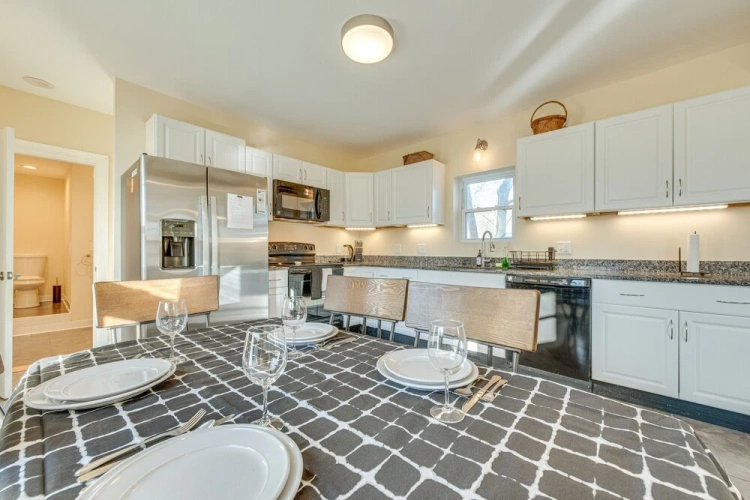 2 Bedrooms Apartment