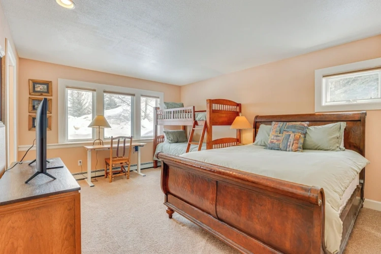 3 Bedrooms Apartment