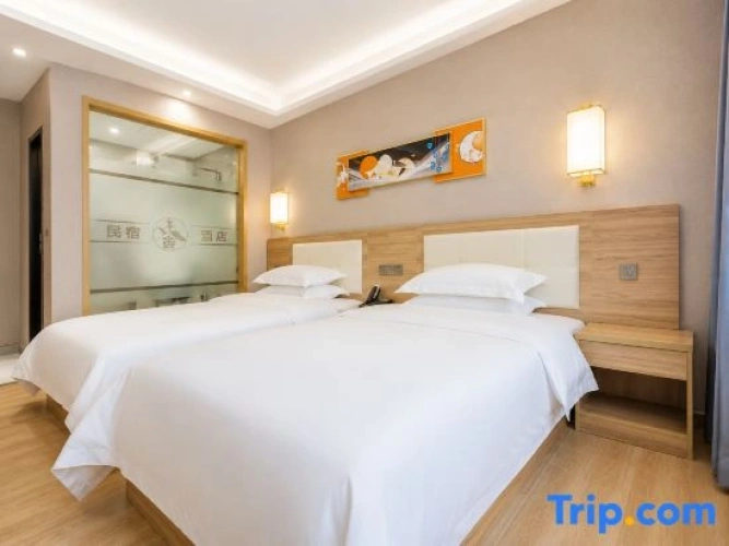 Standard Twin room with mountain view