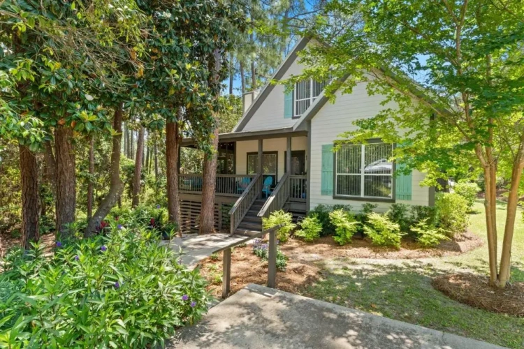 3 Bedrooms Cottage