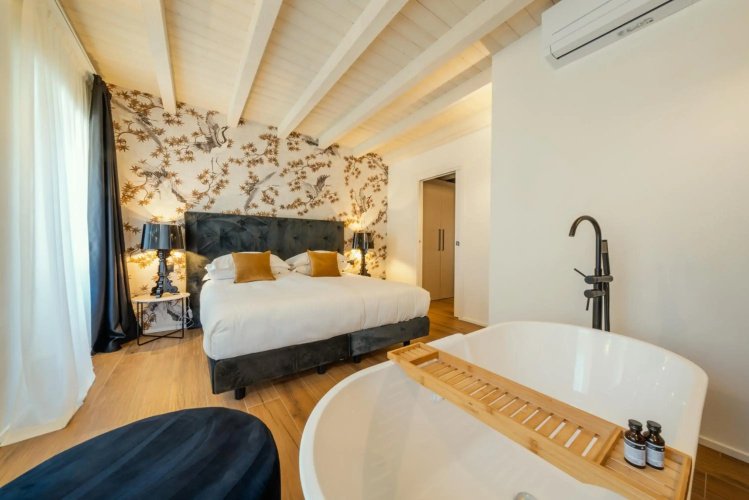 Il Vicolo Suite Apartments - Il Corso