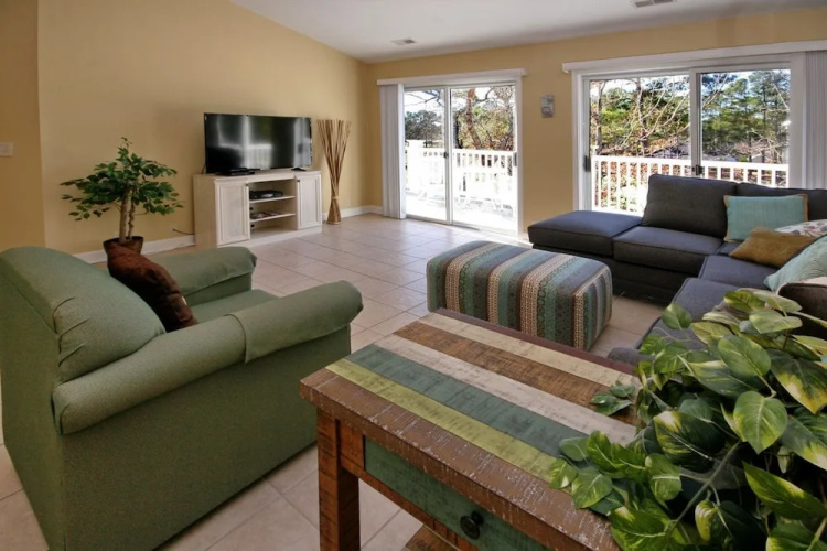 2108 Commons II