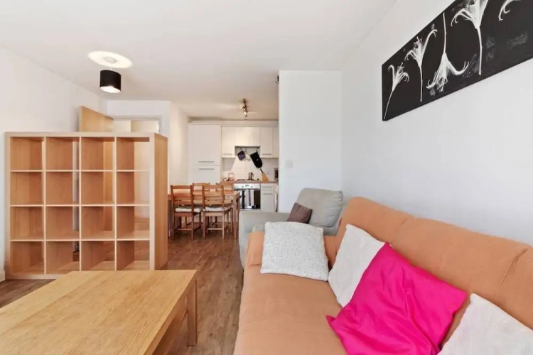 Spacious 2bdr Apt for 4p, Near Trendy Hackney