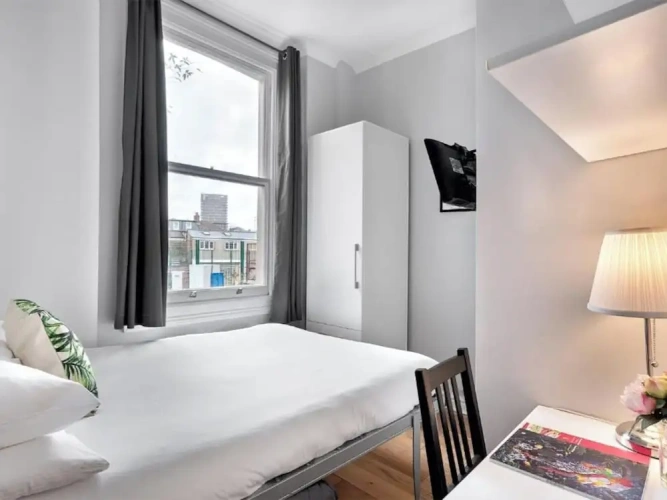Deluxe Double room with city view