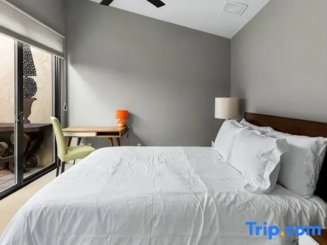 3 Bedrooms Apartment