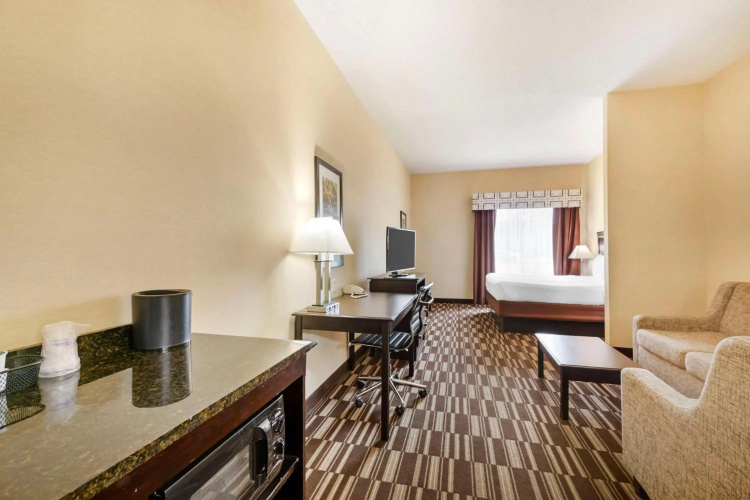 Best Western Plus Victor Inn & Suites photo 33