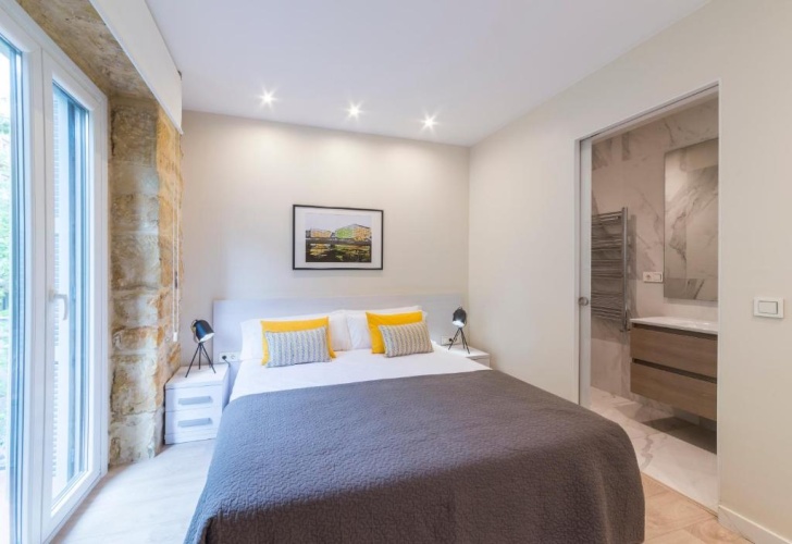 2 Bedrooms Apartment with balcony and with view