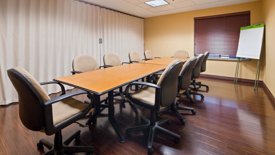 Best Western Plus New England Inn & Suites photo 16