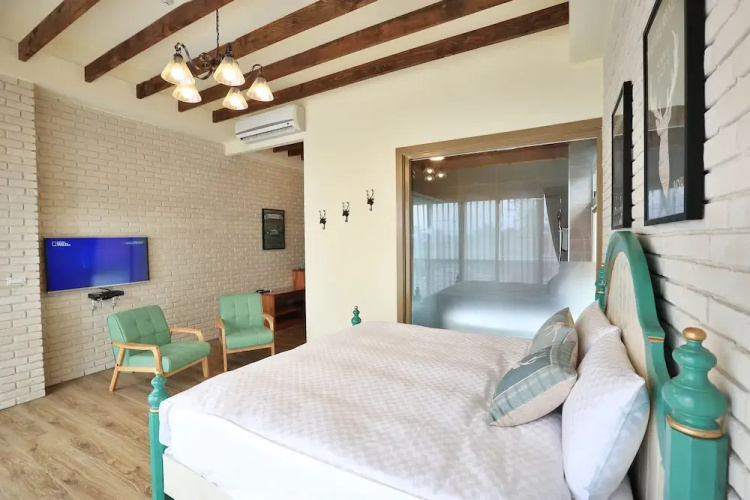 Lotung Stay B&B