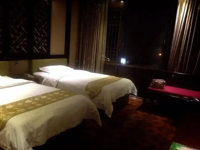 Lingxiu Impression Hotel (Emei Baoguoguo Temple)