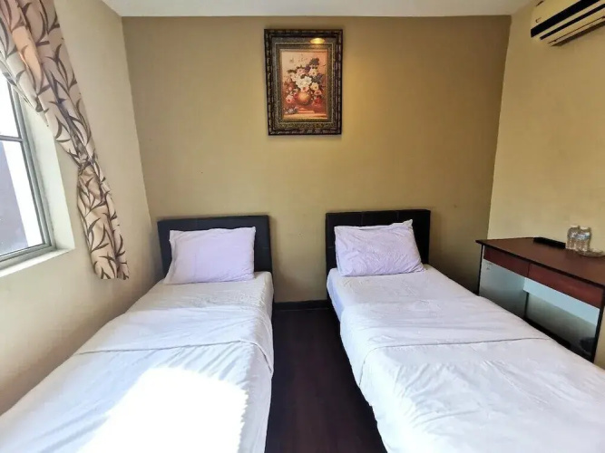 98 Hotel