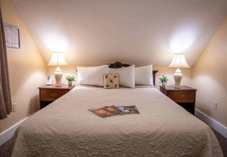 Bar Harbor Manor photo 9