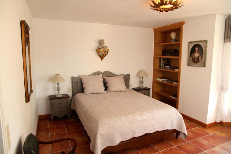 Suite with mountain view