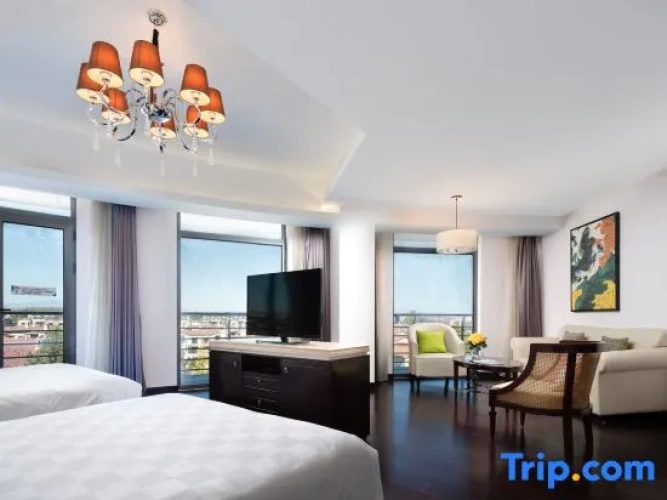 2 Bedrooms Sextuple Suite