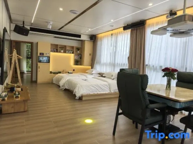 Deluxe Family Suite with balcony