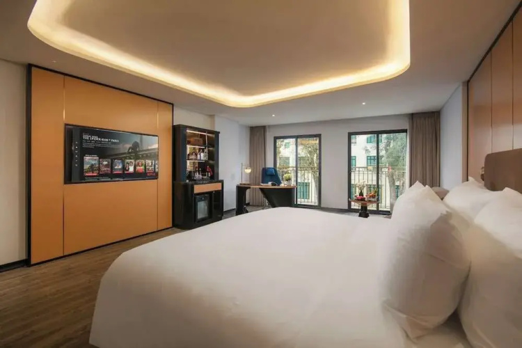 Aurora Oriental Hotel